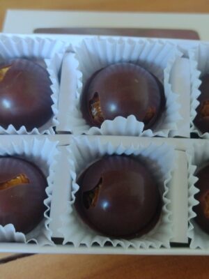 Bombones de chocolate rellenos de fruta 12 unidades