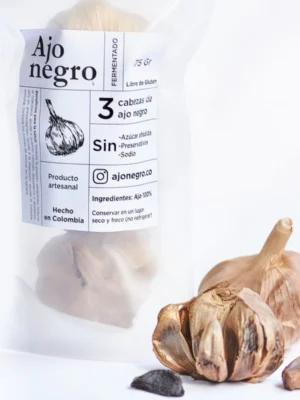 Ajo negro (3 cabezas)