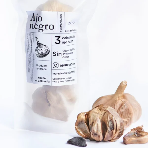 Ajo negro (3 cabezas)